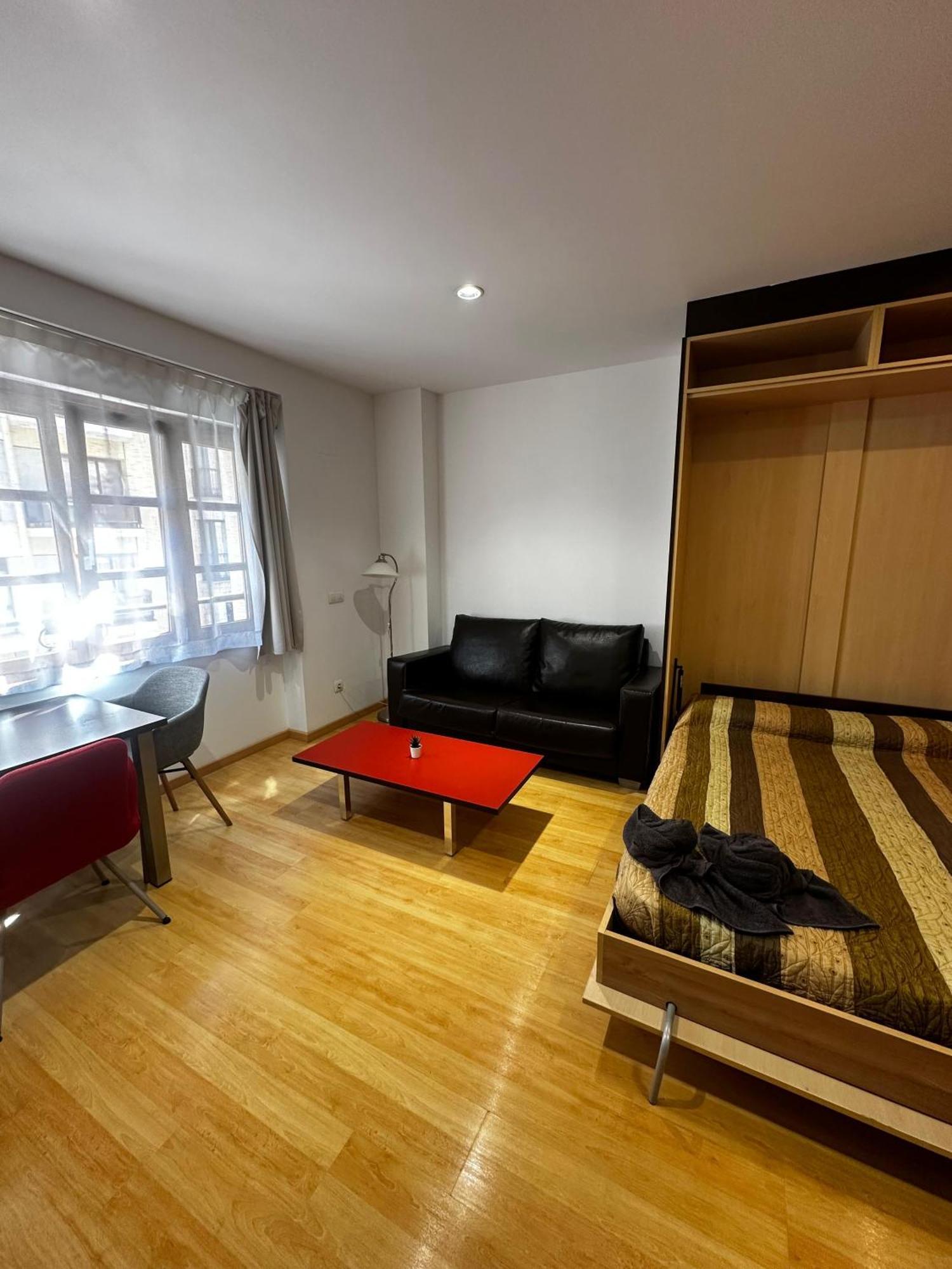 Estudio Centrico B4 Oviedo Buitenkant foto